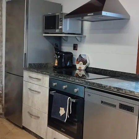 Vivienda Turistica El Pico شقة *