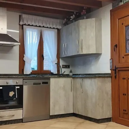 Vivienda Turistica El Pico شقة *